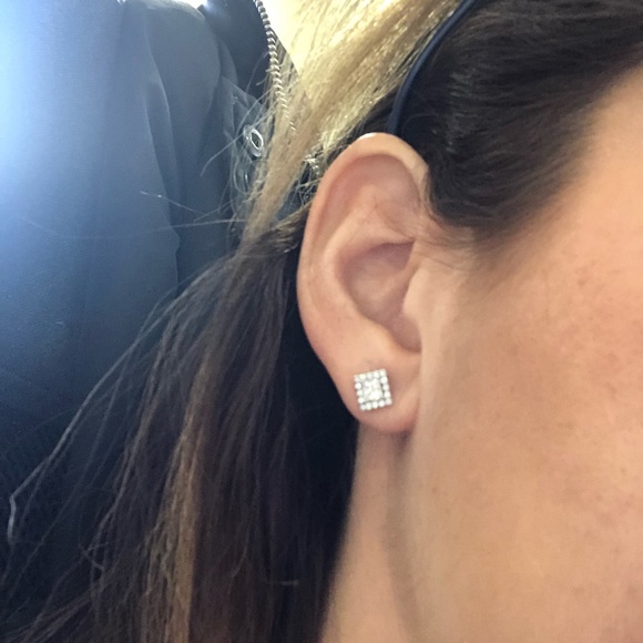 🆕 18k WG Genuine Diamond 1.04ct Princess Earrings - Picture 3 of 7